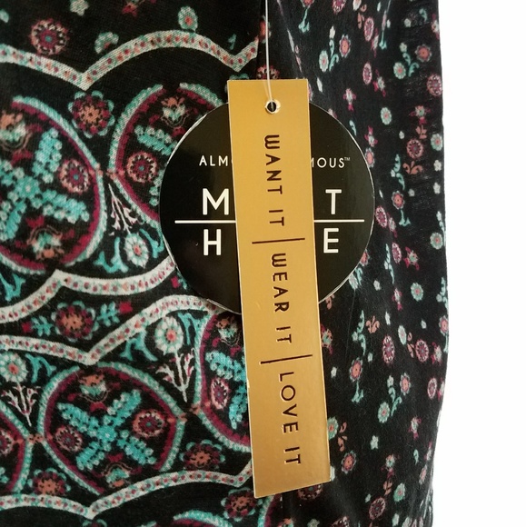 NWT Fancy Floral Lace Design Blouse Top ♡ - Picture 6 of 6